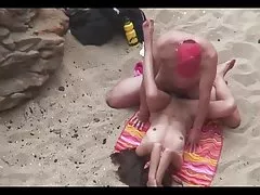 AmateursSex on the Beach